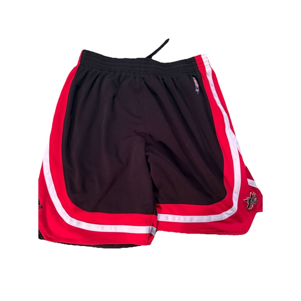 Vintage early 2000s Philadelphia 76ers Adidas Basketball Shorts size L
